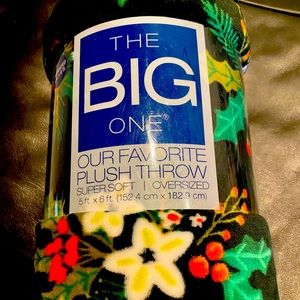 The Big One Christmas Holly Throw Blanket